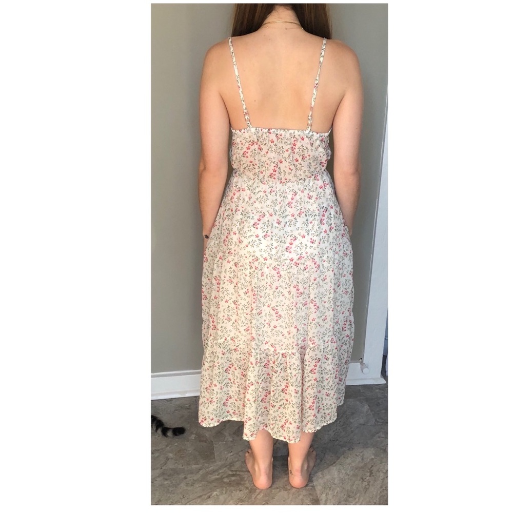 Flowing white floral dress - Picture 2 of 2